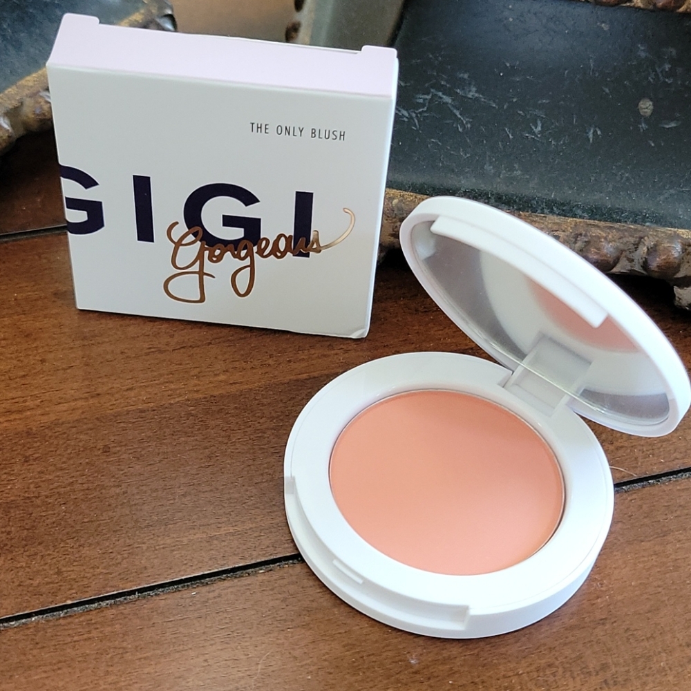 😁 GIGI BLUSH